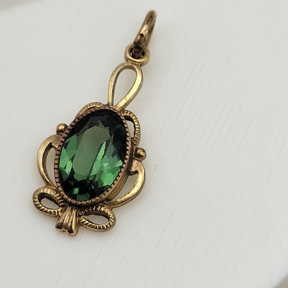 Vintage "Likely" Antique Faceted Green Gemstone Gold Filled Unsigned Pendant - Picture 4 of 12